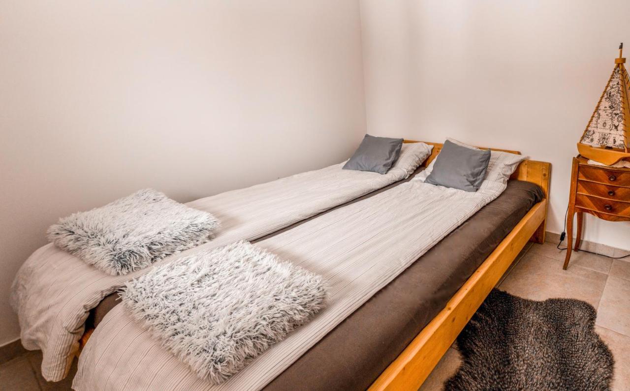 Apartmani Lunija Gornji Milanovac Ngoại thất bức ảnh