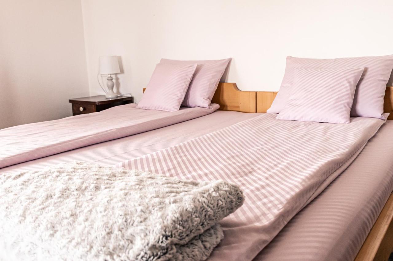 Apartmani Lunija Gornji Milanovac Ngoại thất bức ảnh