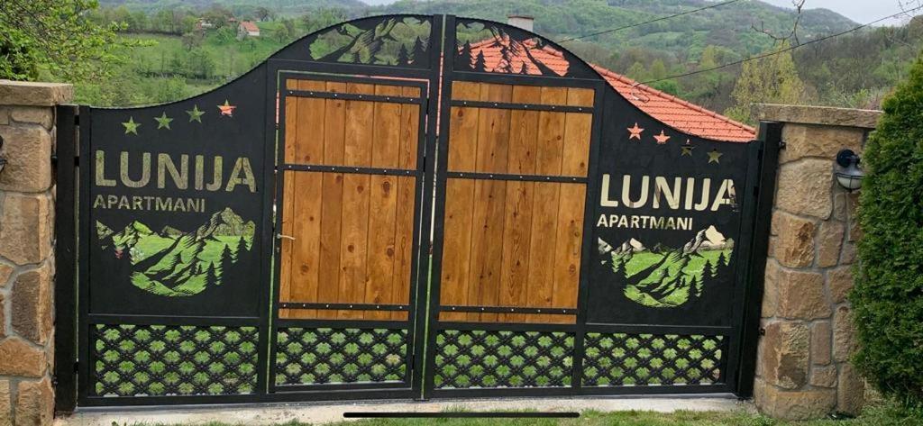 Apartmani Lunija Gornji Milanovac Ngoại thất bức ảnh